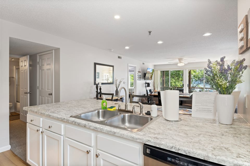 Condo, Multiple Beds, Balcony (Sunset Spectacular) | Private kitchen