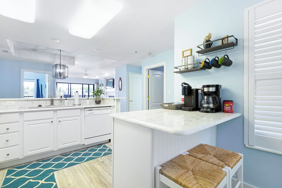 Condo, Multiple Beds, Balcony (A Wave From It All) | Interior
