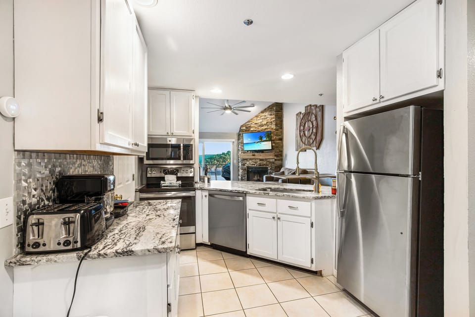 Condo, Multiple Beds, Patio (Gathering At Park Place) | Private kitchen