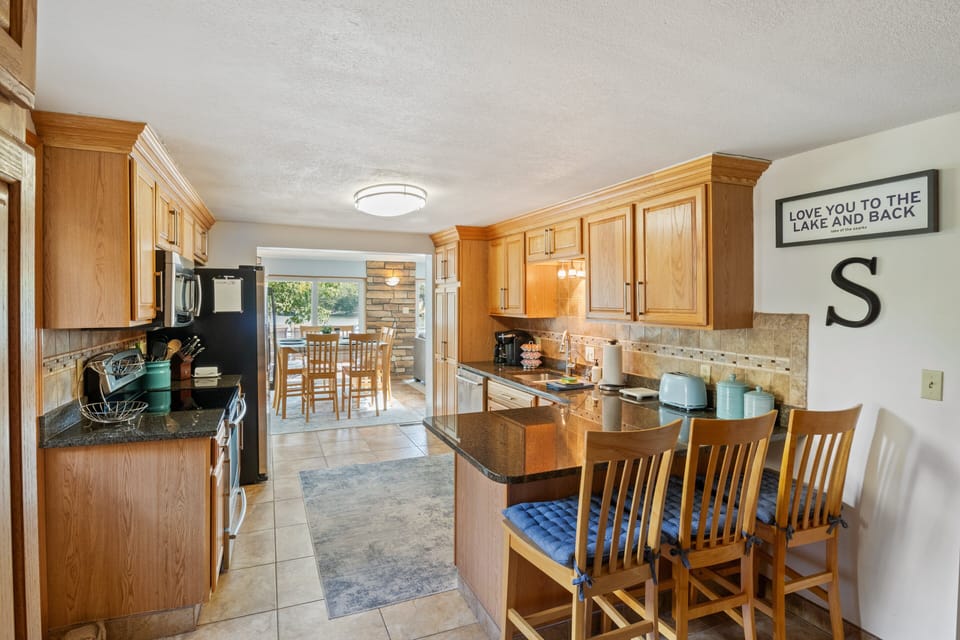 House, Multiple Beds, Patio (Bogue Bay Lake Front Oasis) | Private kitchen