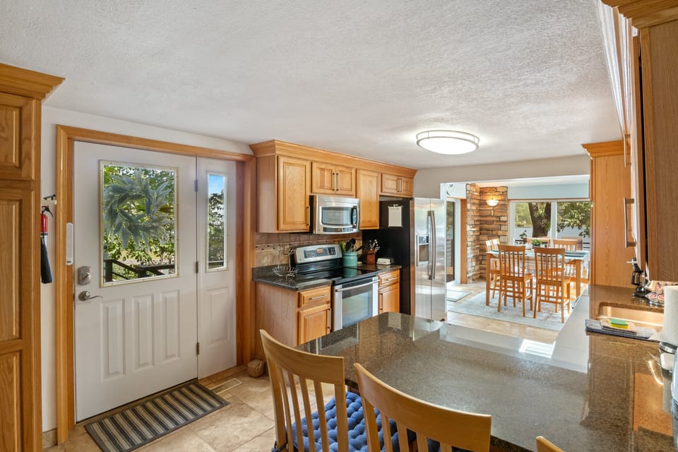 House, Multiple Beds, Patio (Bogue Bay Lake Front Oasis) | Private kitchen