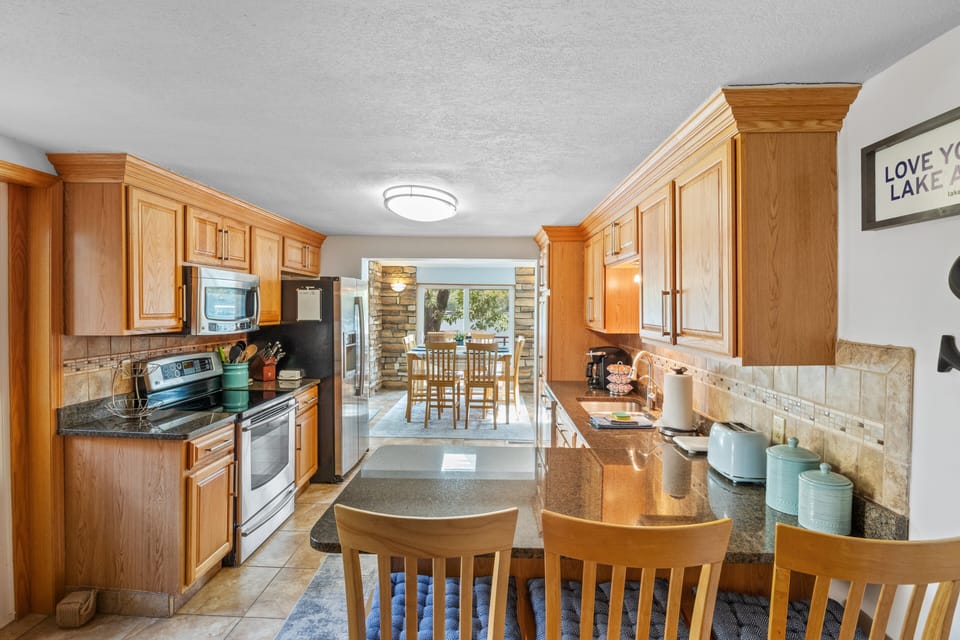 House, Multiple Beds, Patio (Bogue Bay Lake Front Oasis) | Private kitchen