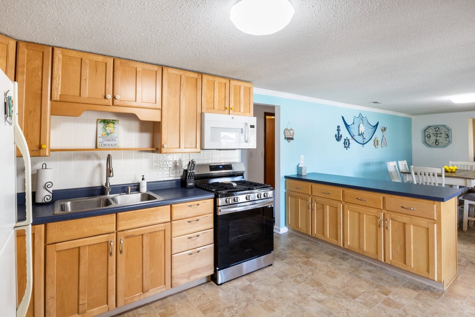 House, Multiple Beds, Patio (Dock Holiday) | Private kitchen