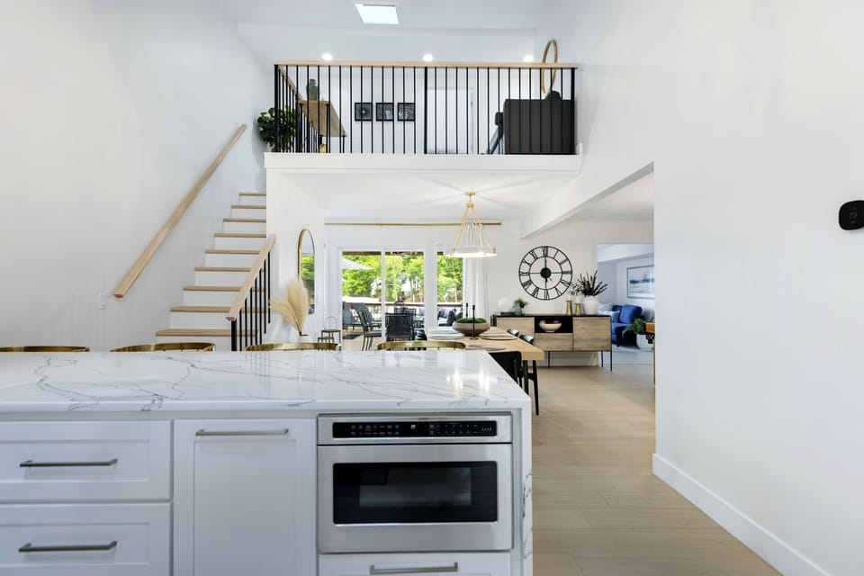 House, Multiple Beds, Patio (Lakeside Lux) | Interior