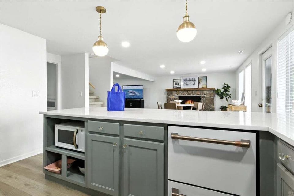 House, Multiple Beds, Hot Tub (Heron at Onyx Edge) | Interior
