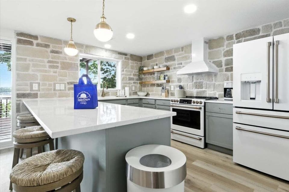 House, Multiple Beds, Hot Tub (Heron at Onyx Edge) | Private kitchen