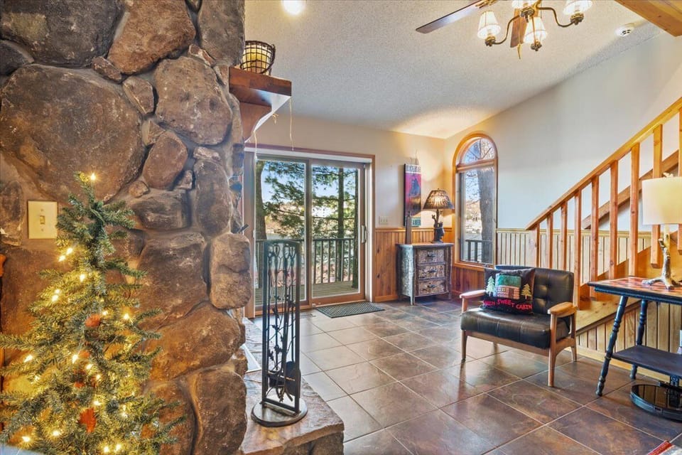 House, Multiple Beds, Patio (Cozy Digs Lake Lodge) | Interior