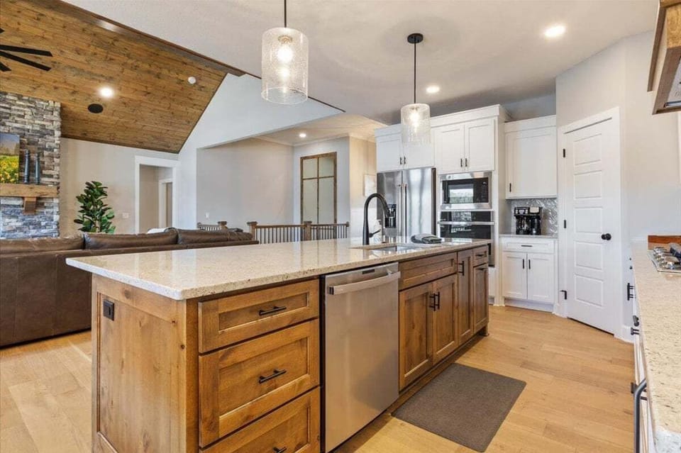 House, Multiple Beds, Patio (Hawk's Cove) | Private kitchen