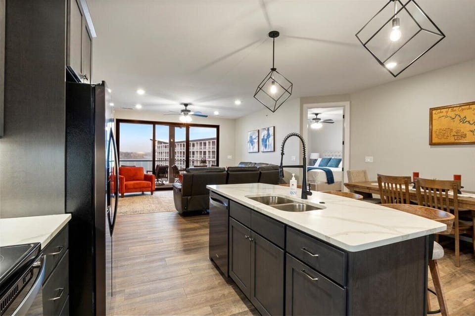 Condo, Multiple Beds, Patio (Topsider Tower) | Interior