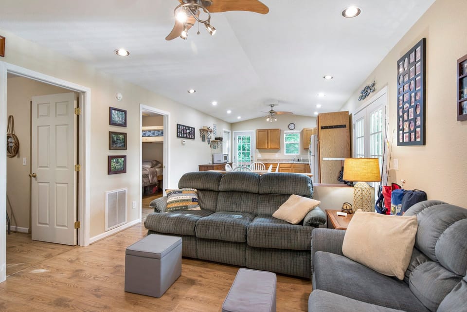 House, Multiple Beds, Patio (Gravois Getaway) | Living area