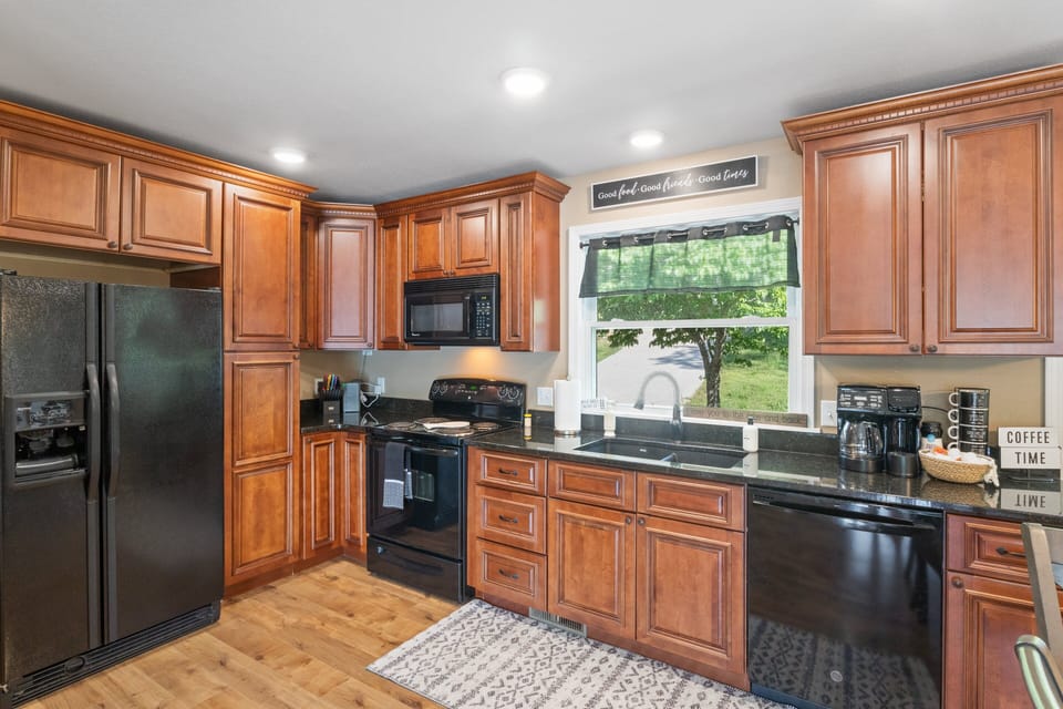 House, Multiple Beds, Patio (Anchor Management) | Private kitchen