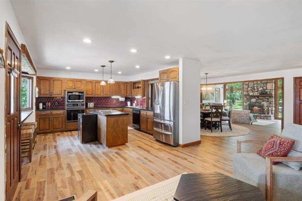 House, Multiple Beds, Patio (View Haven) | Living area