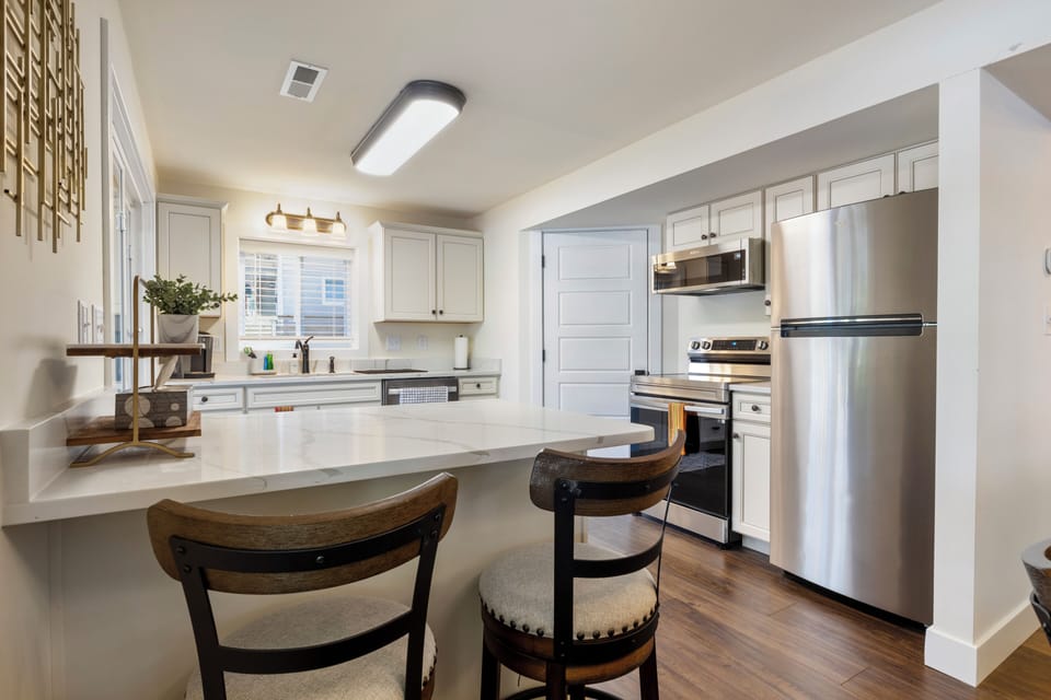 House, Multiple Beds, Patio (Missouri Belle) | Private kitchen
