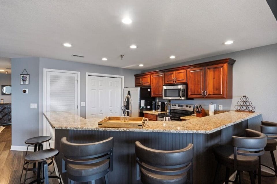 Condo, Multiple Beds, Hot Tub (Sunset Cove) | Private kitchen