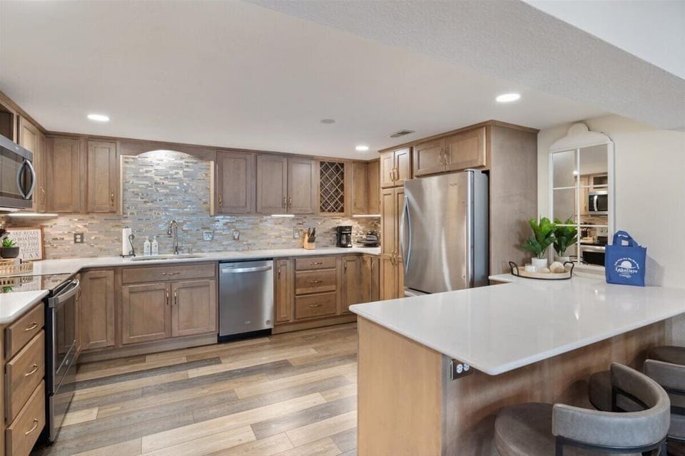 House, Multiple Beds, Patio (Double EE Retreat) | Private kitchen