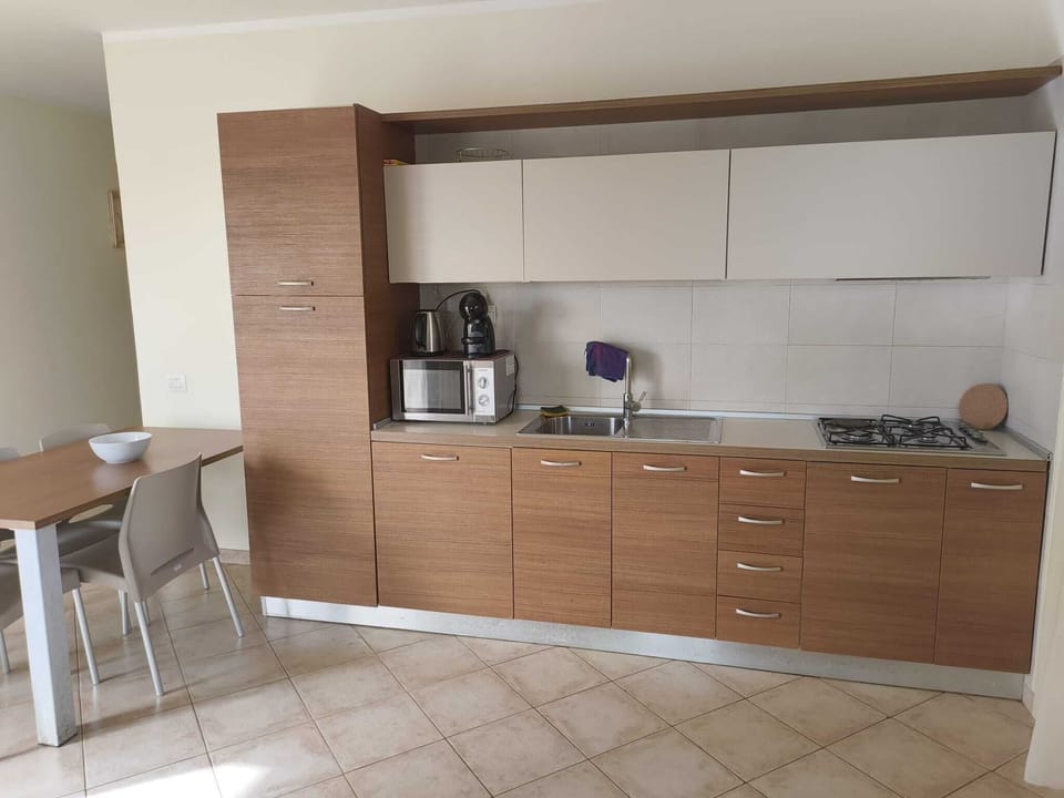 Classic Apartment, 1 Bedroom, Patio, Garden View | Private kitchen | Electric kettle