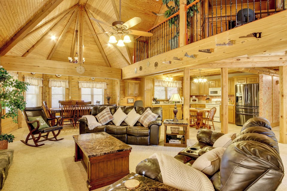 Cabin Interior | Free WiFi | Central A/C & Heat | Multi-Level Layout