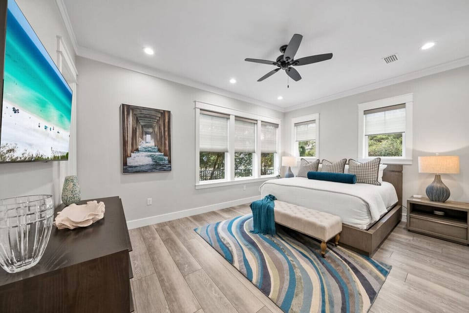 1st floor Primary King Suite with private bath and walk in closet