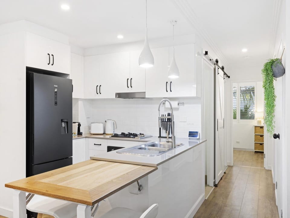 Apartment | Private kitchen | Cookware/dishes/utensils