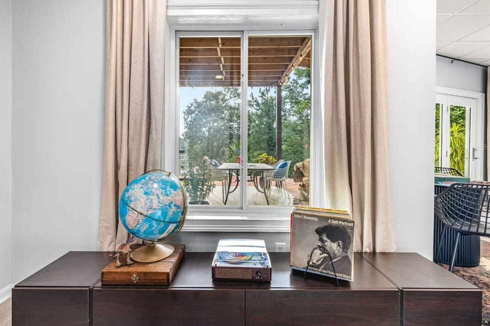 Music, views, and meaningful moments in a peaceful space.