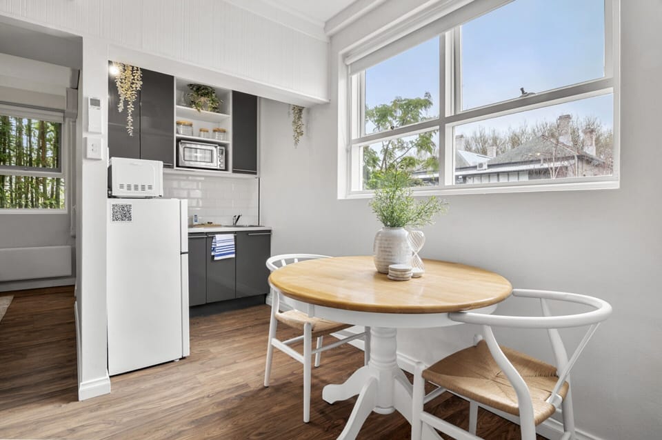 Apartment | Dining
