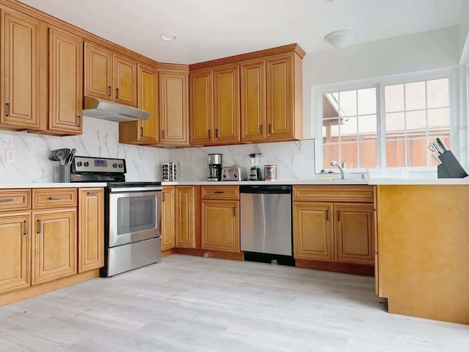 House (4 Bedrooms) | Private kitchen | Espresso maker, coffee/tea maker, microwave, oven