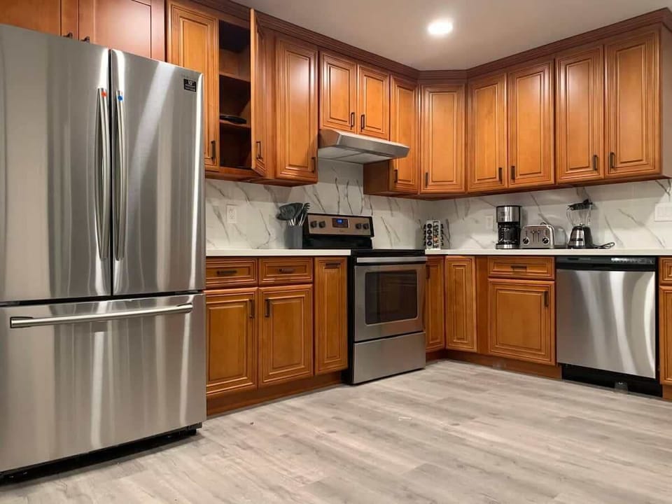 House (4 Bedrooms) | Private kitchen | Espresso maker, coffee/tea maker, microwave, oven