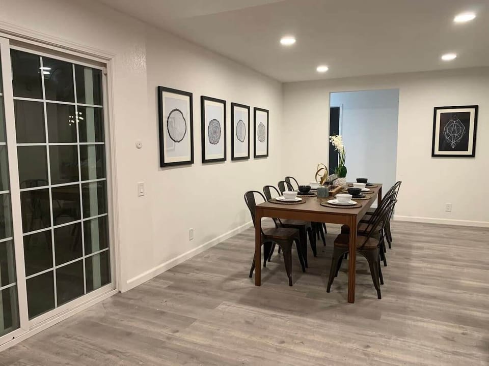 House (4 Bedrooms) | In-room dining