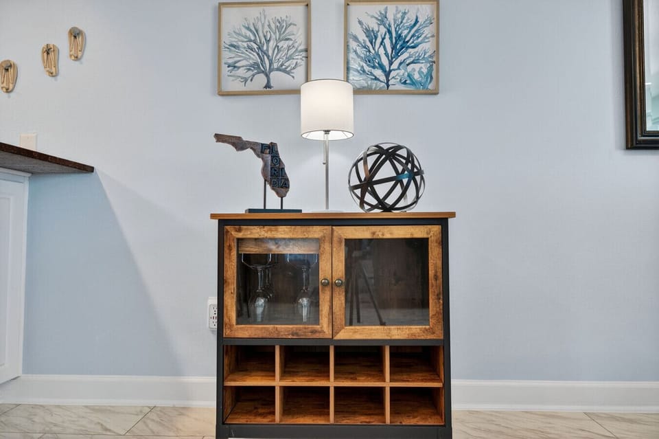 Coastal decor vignette adding character & a relaxed, beach-inspired touch.