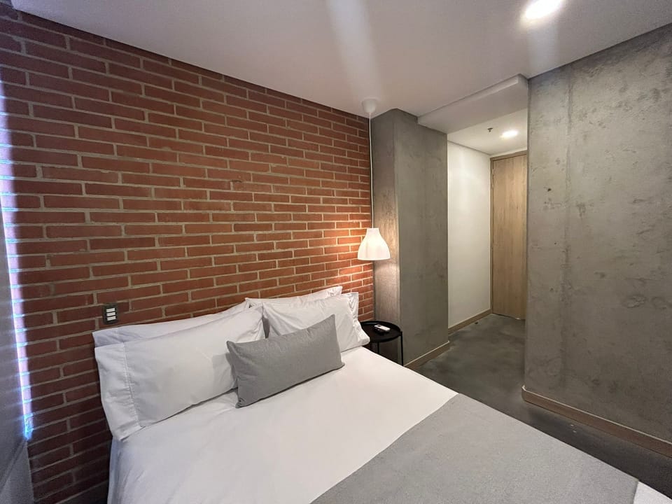 Classic Double Room, City View | Desk, free WiFi