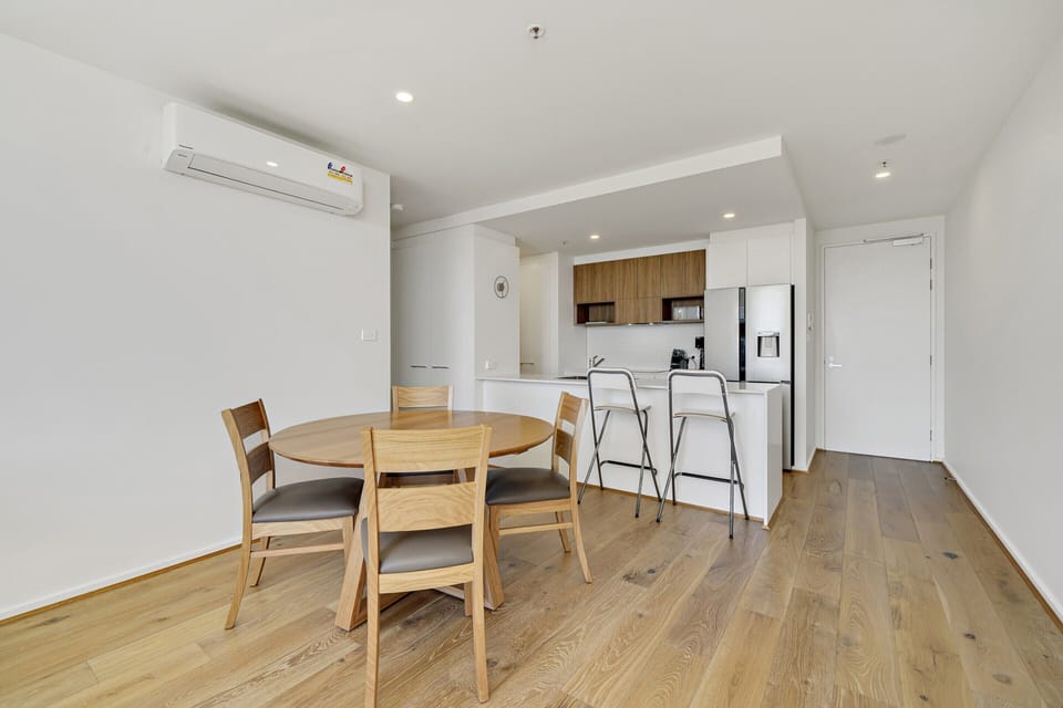 Apartment | Dining