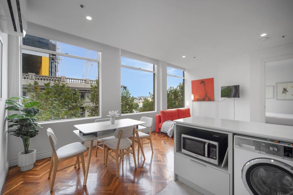 Apartment | Dining