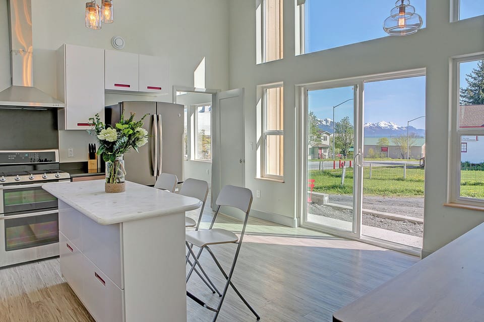 Shared fridge, microwave, toaster, coffee grinder