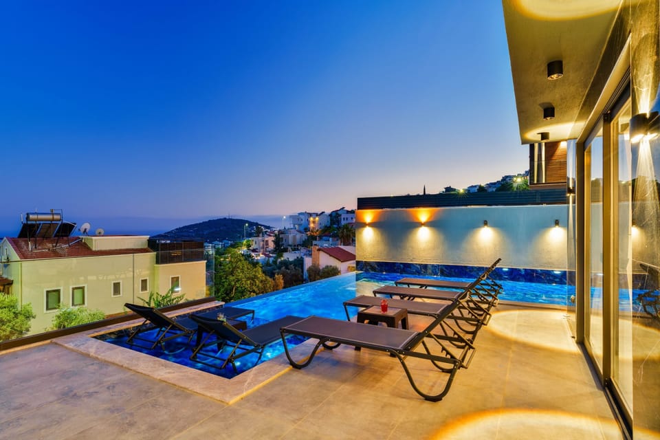 Pool with terrace ideal for sunbathing and leisure