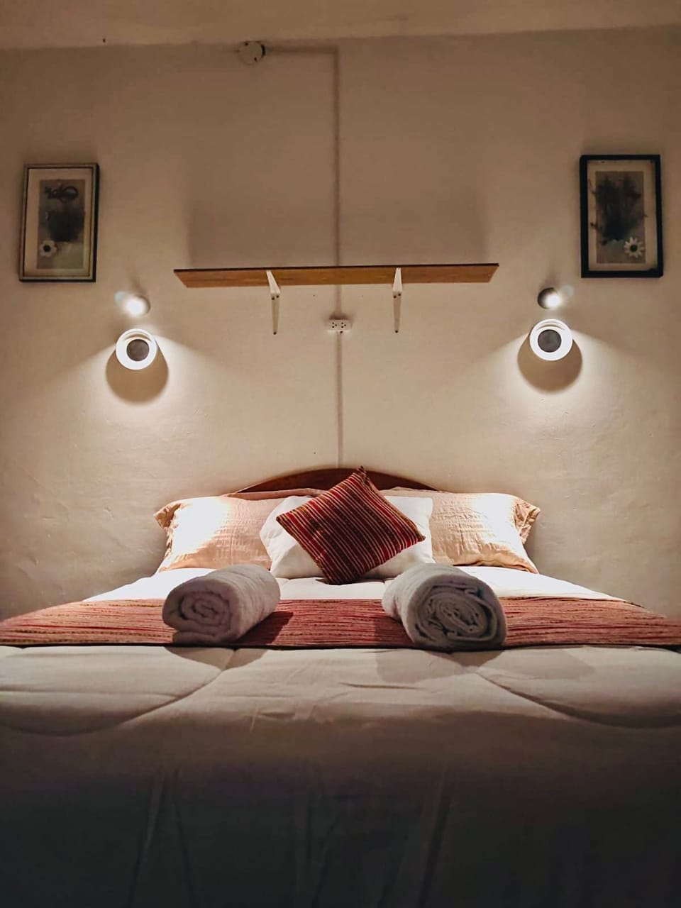 Romantic Double Room, 1 Queen Bed, Bathtub Grab Bars, City View | Individually decorated, individually furnished, desk, laptop workspace