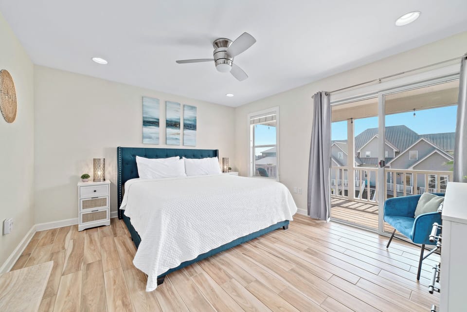 Primary bedroom upstairs with balcony access!