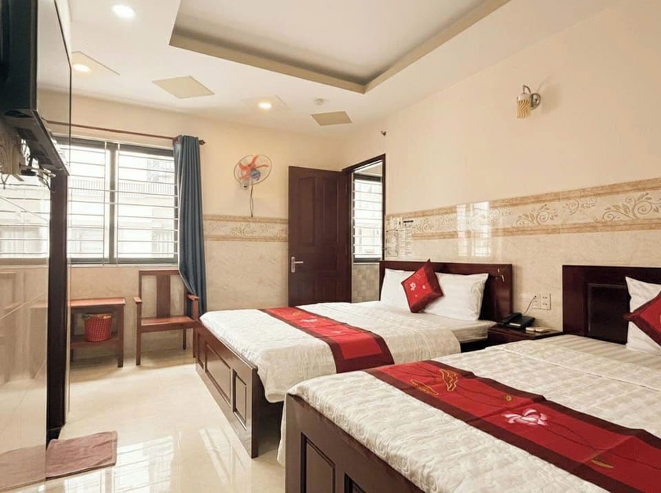 Superior Triple Room | Desk, free WiFi, bed sheets