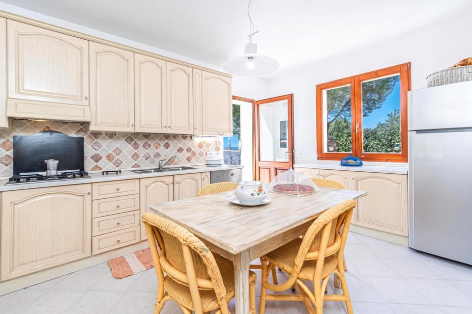 Kitchen and dining area