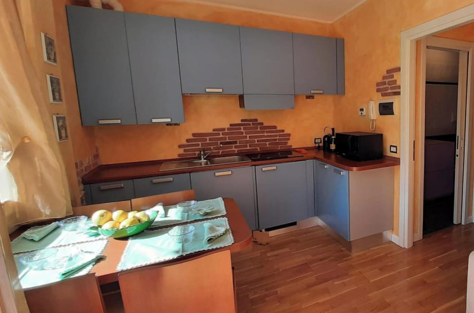 Kitchen and dining area