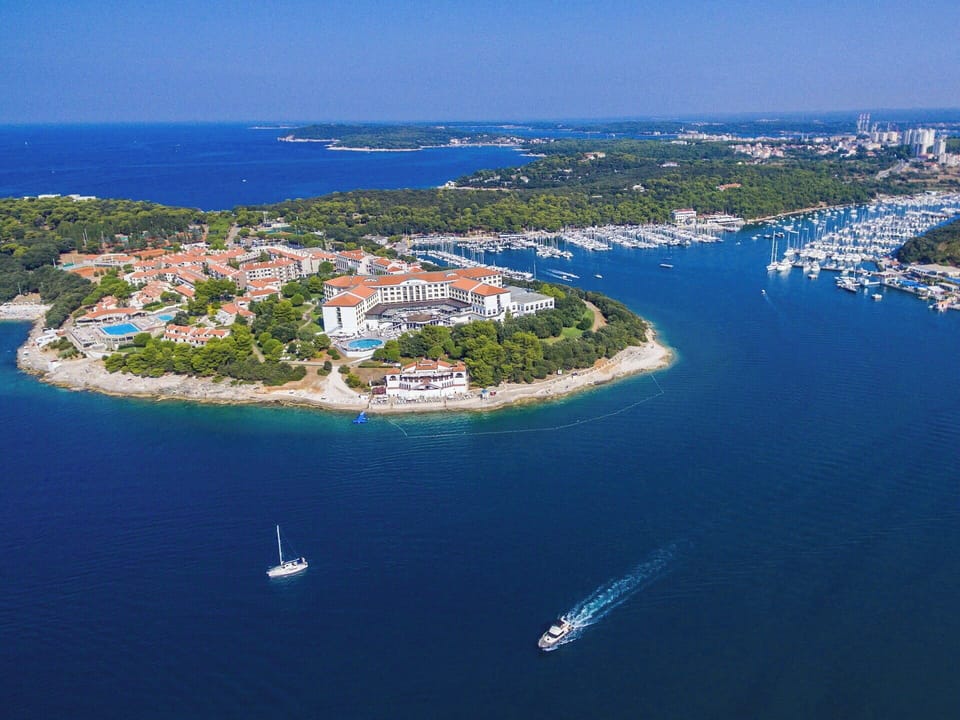 Water, Water Resources, Sky, Boat, Coastal And Oceanic Landforms, Lake, Landscape, Waterway