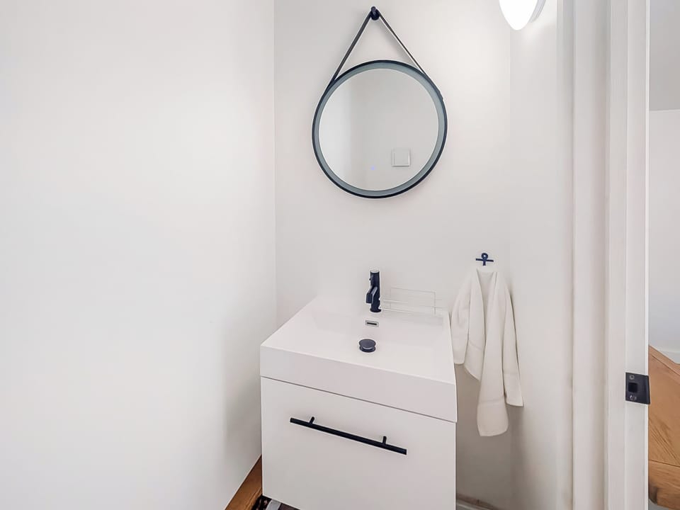 Bathroom | Top House - Cornish Hamlet, Falmouth