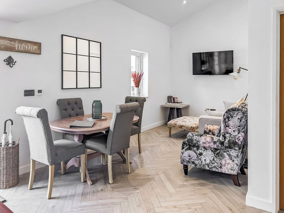 Open plan living space | Top House - Cornish Hamlet, Falmouth
