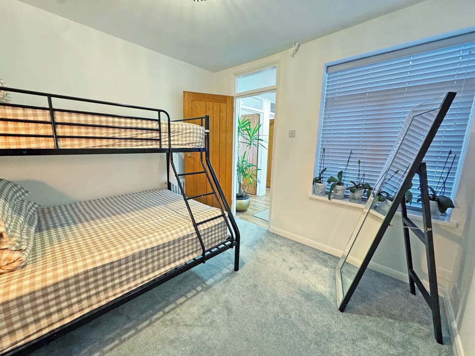 Bunk bedroom | The Annexe, Peacehaven