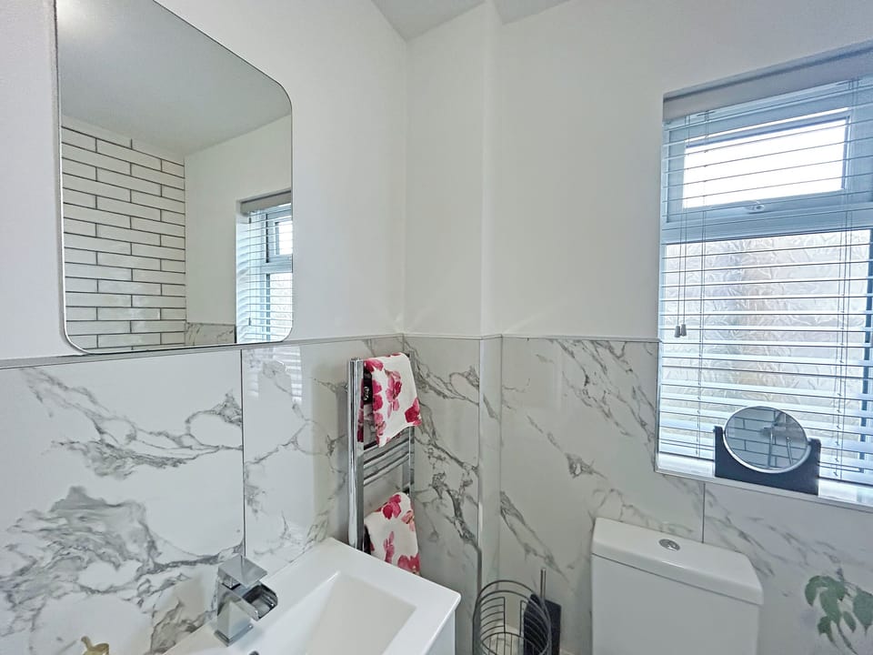 Bathroom | The Annexe, Peacehaven