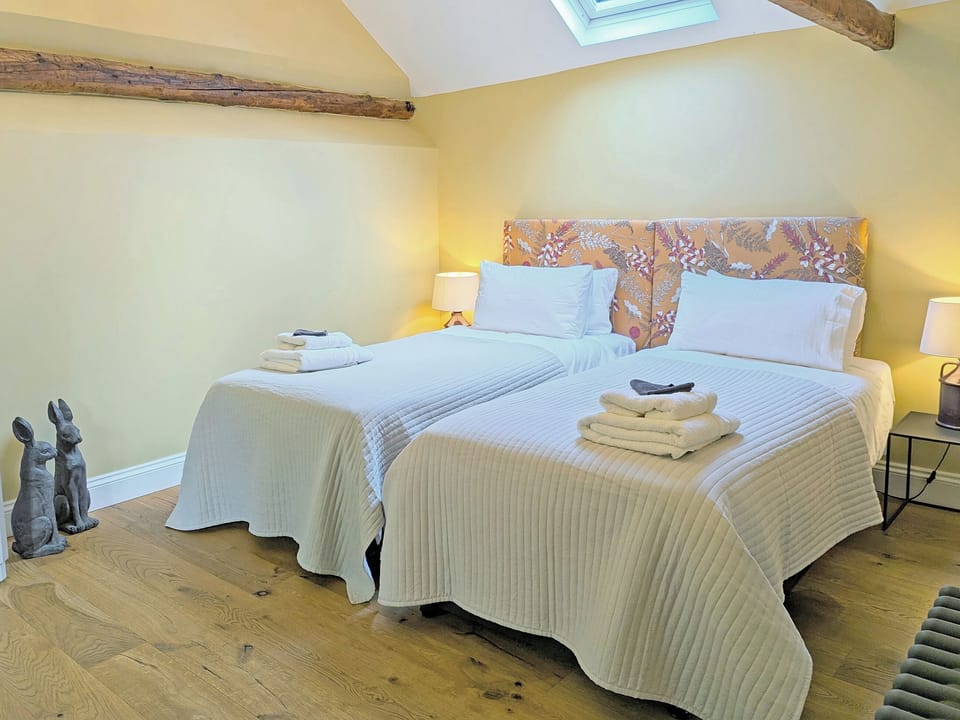 Twin bedroom | The Stables - The Firs Suffolk, Cratfield, near Laxfield