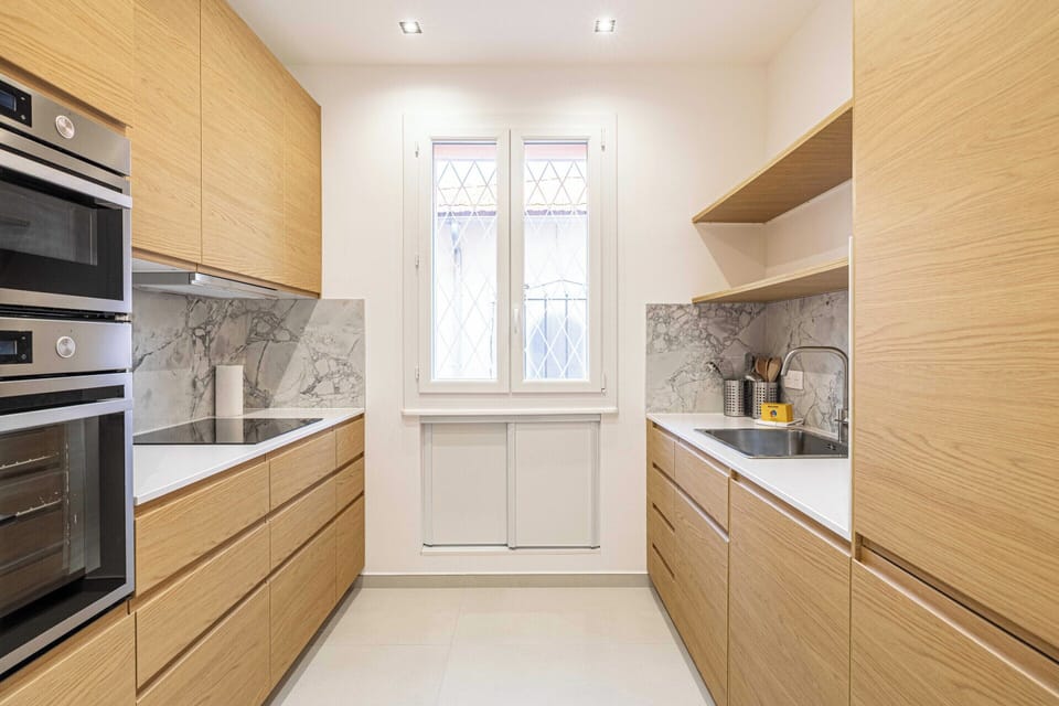 Apartment | Private kitchen | Fridge, microwave, oven, stovetop