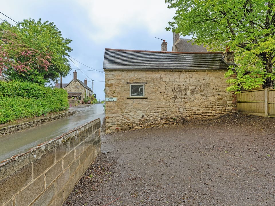 Parking | No 18 - Sturminster Retreats, Sturminster Newton