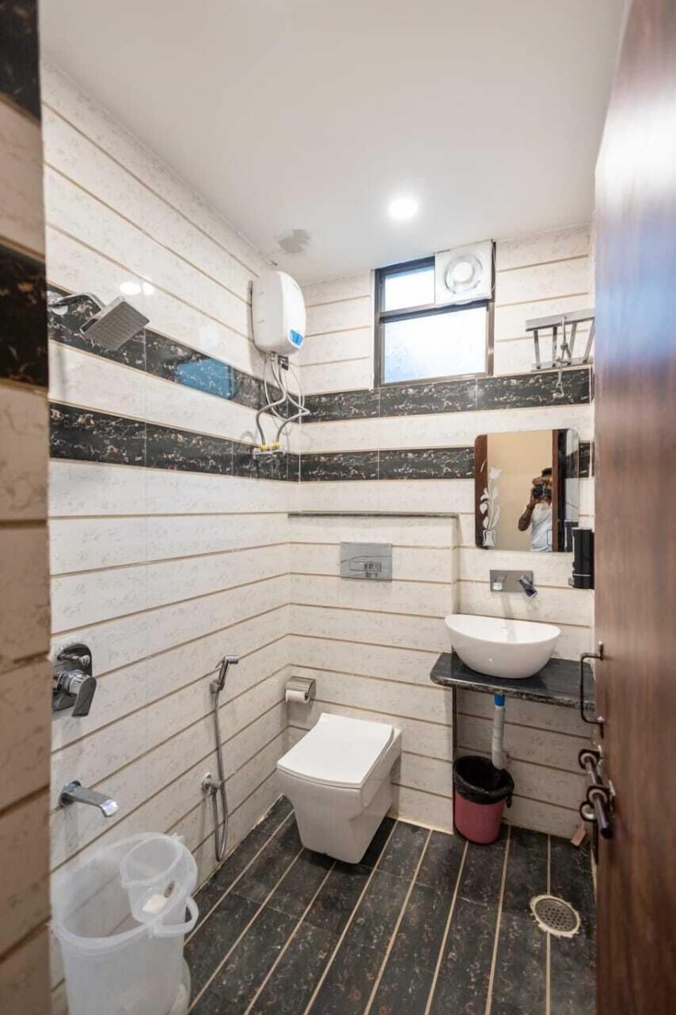 Executive Room | Bathroom | Shower, toilet paper