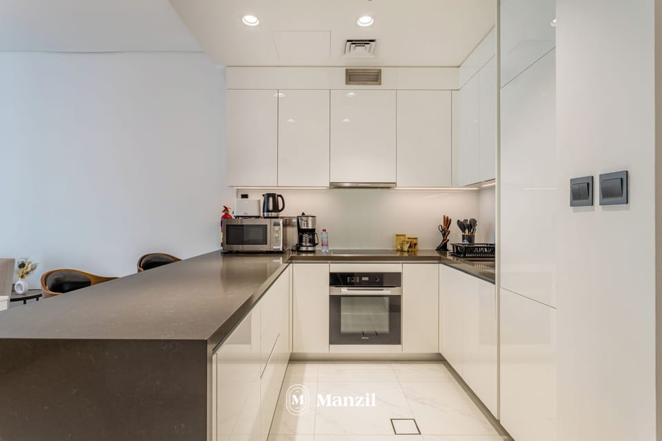Luxury Apartment, Balcony, Lagoon View | Private kitchenette