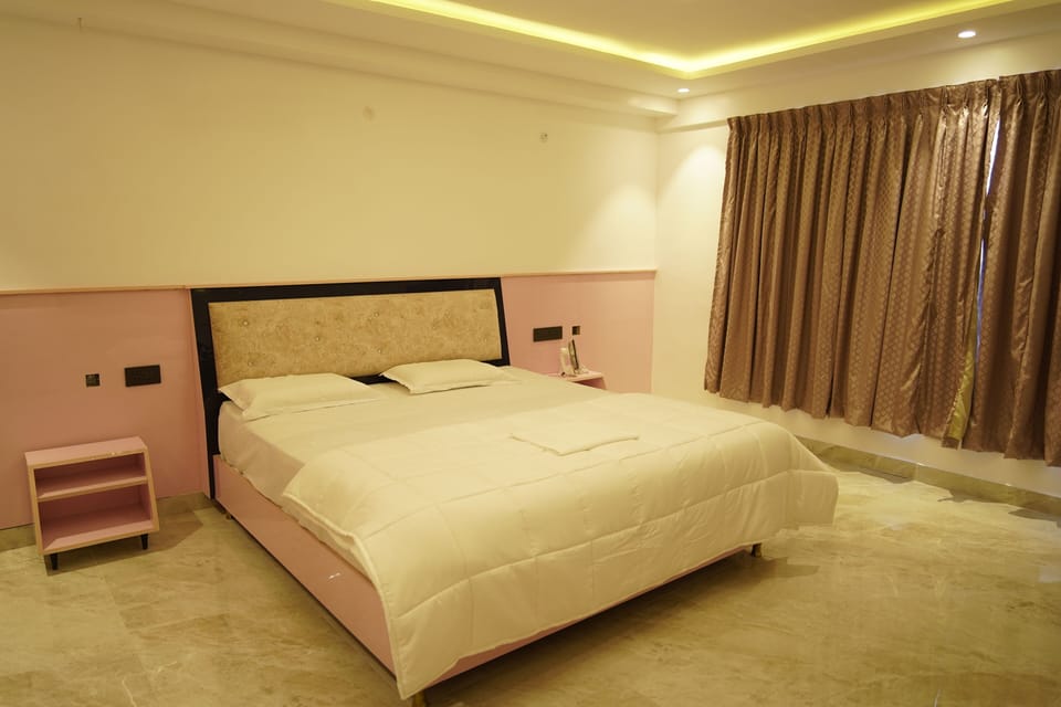 Suite | Iron/ironing board, free WiFi